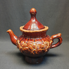 Керамический чайник с цветочным узором, СССР